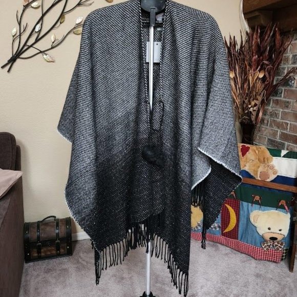 NWT Marc New York / Andrew Marc black ombre shawl / wrap - one size - Picture 1 of 4